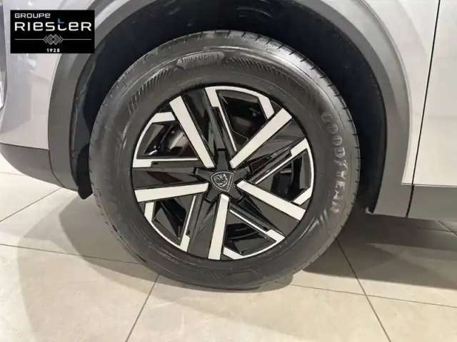 Peugeot 2008 hybrid 145 e-dcs6 — photo 13
