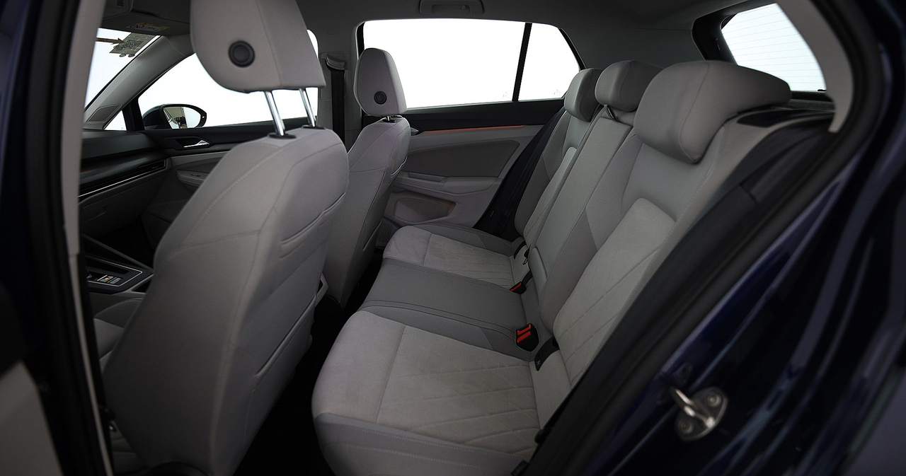 Volkswagen Golf 8 — photo 31