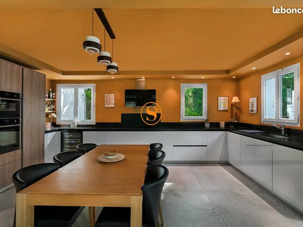 Propriété 9 pièces 270 m²
