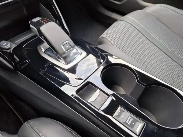 Peugeot 2008 1.2 puretech 130ch s&amp;s gt eat8 — photo 10