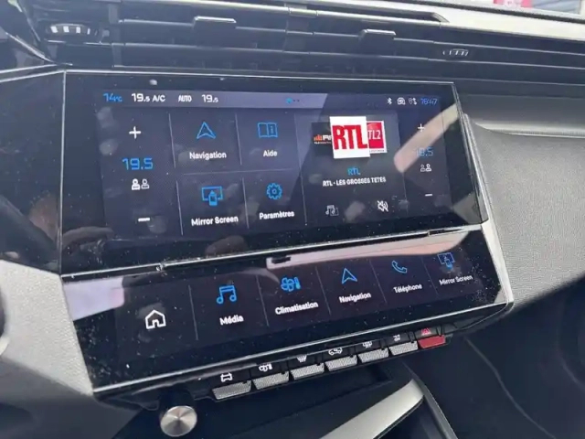 Peugeot 408 phev 225 e-eat8 — photo 45