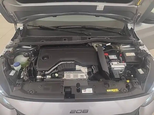 Peugeot 208 hybrid 110 ch e-dcs6 — photo 52
