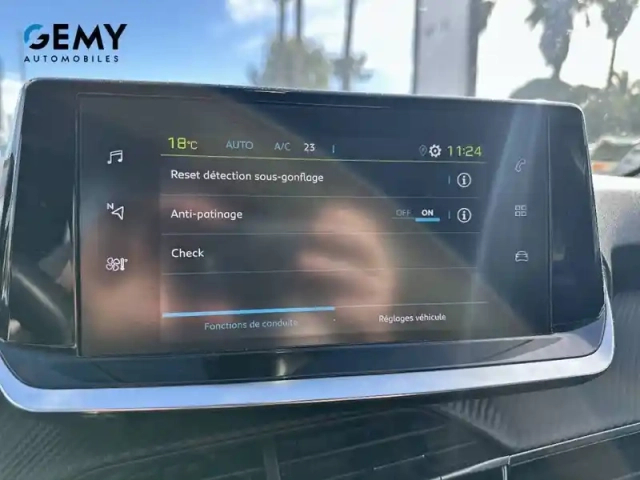 Peugeot 208 electrique 50 kwh 136ch — photo 31