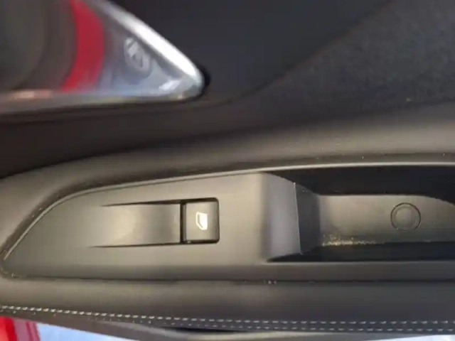 Peugeot 3008 hybrid 180 e-eat8 — photo 28