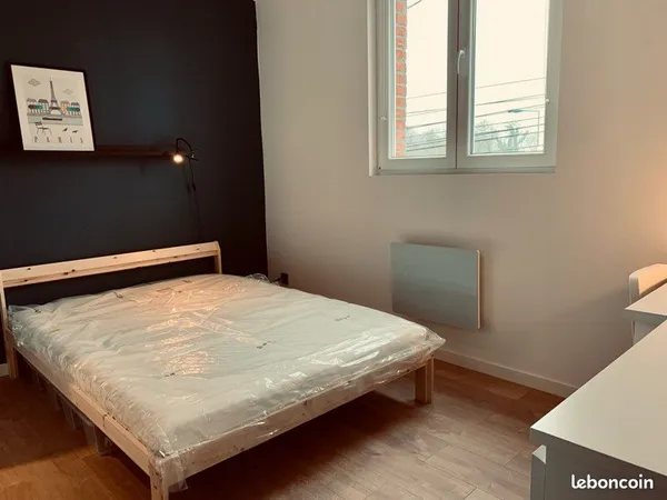 Chambre meublée avec salle de bain privative - Lens