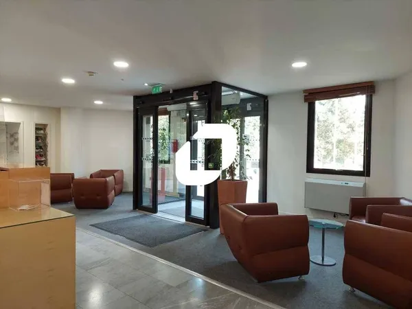 Bureaux 2747 m²