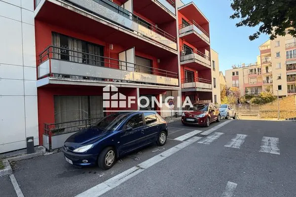 Studio 1 pièce 30 m²