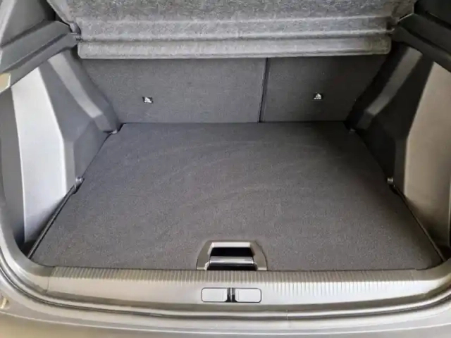 Peugeot 2008 1.2 puretech 130ch s&amp;s allure — photo 6