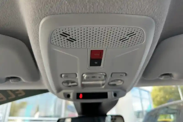 Peugeot 208 electrique 50 kwh 136ch — photo 27