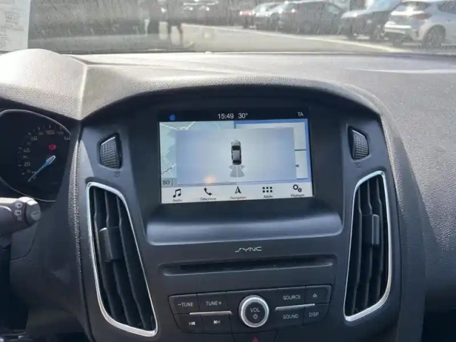 Ford Focus 1.0 ecoboost 125ch stop&amp;start titanium — photo 11