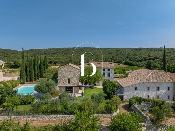 Maison et villa de prestige Vente Goudargues 18p 950m² 1990000€