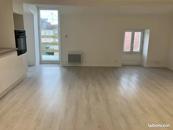 Vent grand apt f3 avec grande terrasse refait à neuf