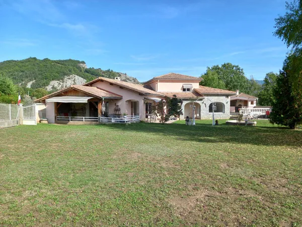 Maison 5 pièces 140 m²