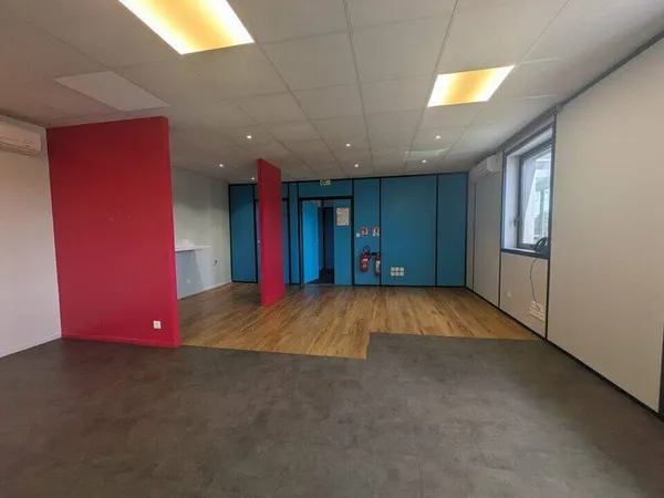 Bureaux 84 m²