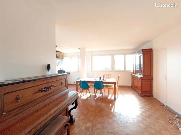 Chambre meublée en colocation - Antony (92) - 650 CC - Proche RER B (La croix de berny)