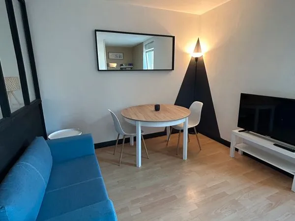 Studio meublé 24m2 disponible jusqu'à mai