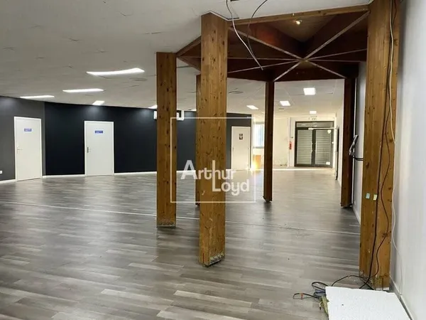 Entrepôt 795 m²
