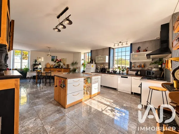 Maison 7 pièces 192 m²