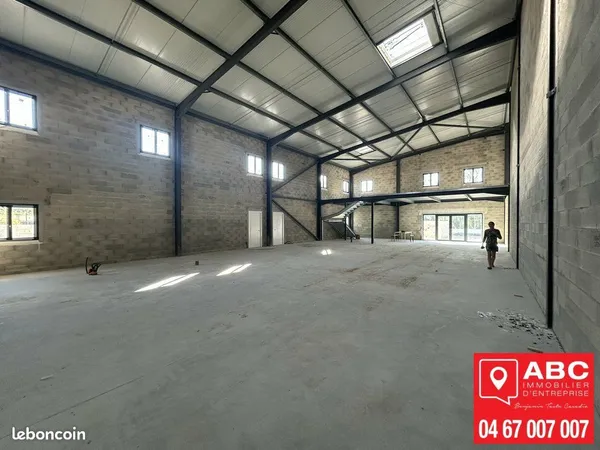 LOCAL D'ACTIVITE 360 m² MARAUSSAN