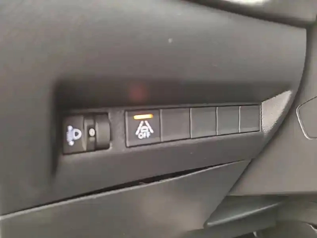Peugeot 208 electrique 50 kwh 136ch — photo 51