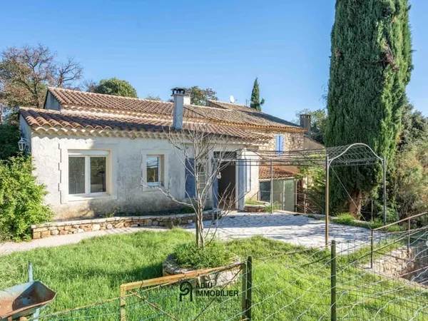 Maison de campagne authentique d'environ 90 m² habitable avec piscine et gîte indépendant - Uzège