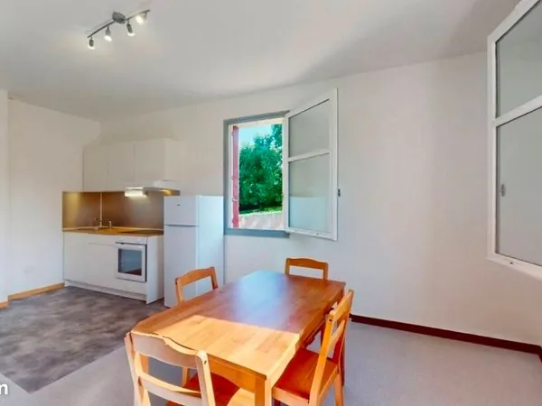 Appartement 2 pièces 30m2 (Entièrement rénové)