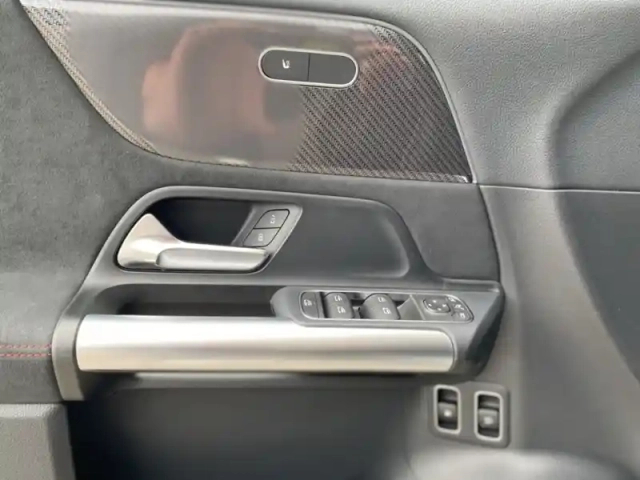 Mercedes Gla 250 e hybrid eq edition 140 — photo 16