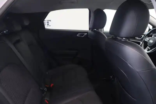 Kia Xceed 1.6 crdi 136 ch mhev dct7 — photo 15