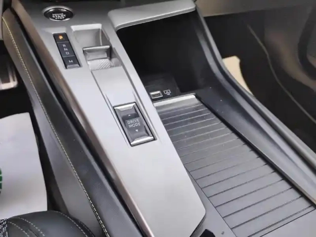 Peugeot 408 hybrid 136 e-dcs6 gt — photo 24
