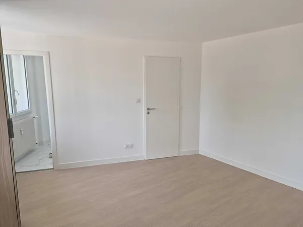 Appartement Lumineux Entièrement Rénové