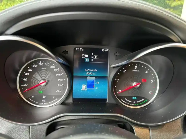 Mercedes Glc coupe 300 de hybrid eq 9g-tronic 4matic — photo 13