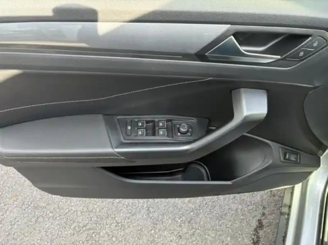 Volkswagen T-Roc 1.5 tsi evo 150ch style dsg7 — photo 10