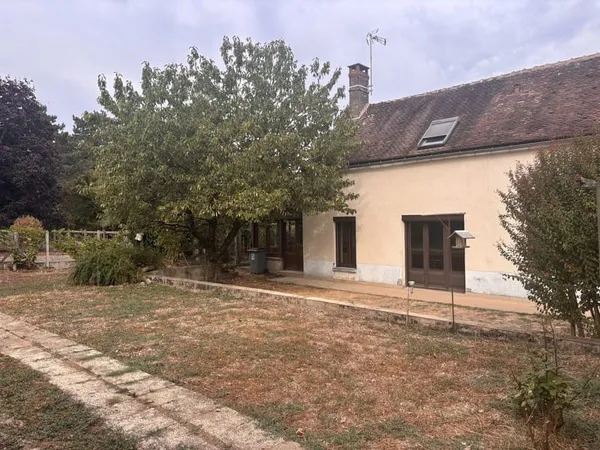 Maison ancienne avec jardin, dépendances