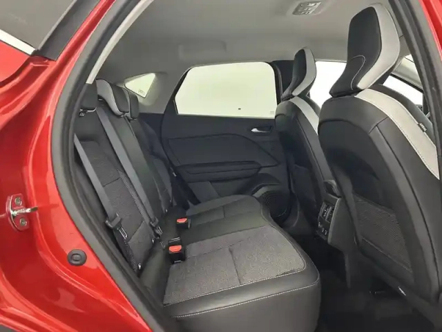 Renault Captur tce 140 edc - 21 — photo 25
