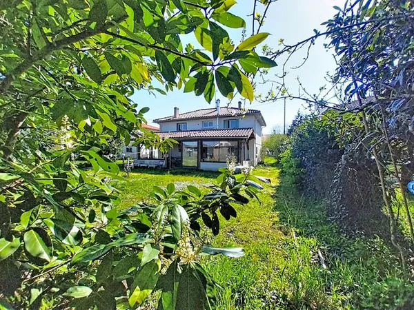 Maison Podensac 4 pièce(s) 149 m2
