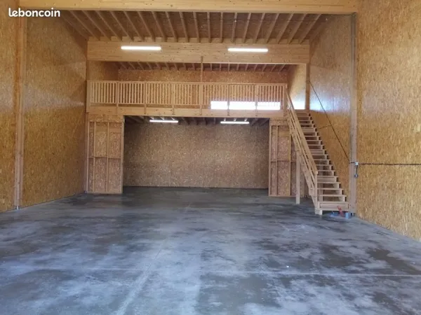 Location Local 150m²