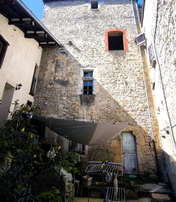 Photo 1