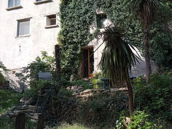 Urgent vend anciene maison avec terrain 700m2