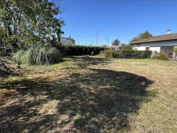 Terrain constructible 300 m²