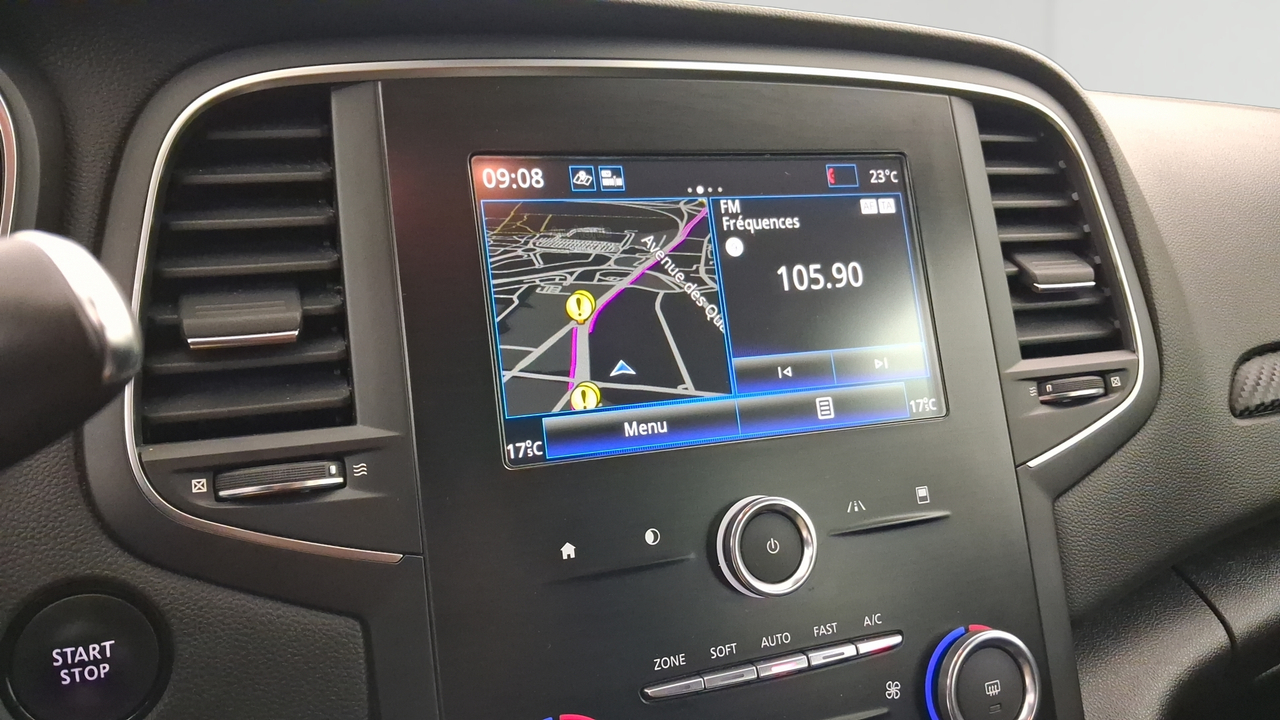 Renault Mégane IV Berline Blue dCi 115 — photo 16