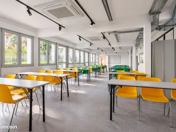 Bureaux 585 m²