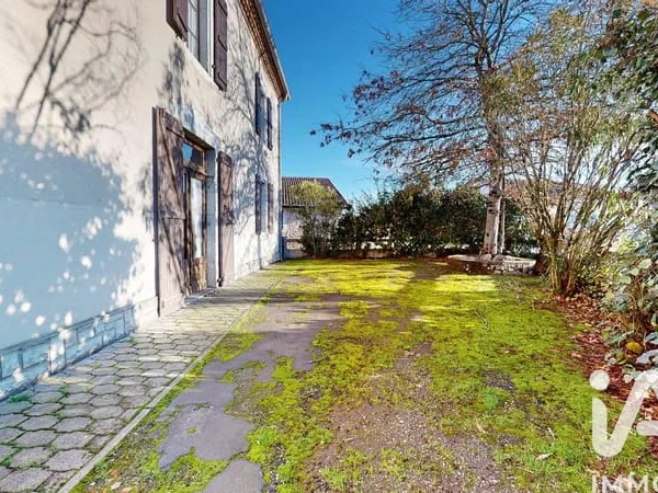 Maison 8 pièces 216 m²