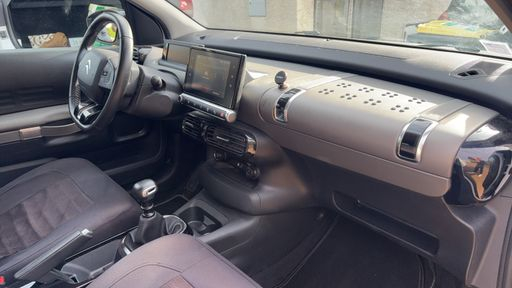 Citroen C4 Cactus 1.2 PureTech 110 - Shine – 2019 – 63776 km – Essence – Boîte Manuelle — photo 10