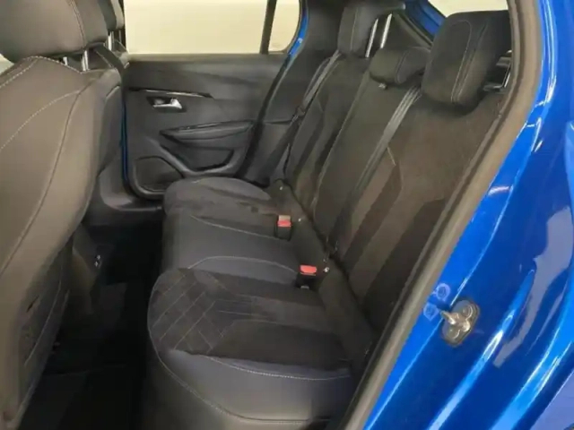 Peugeot 208 e- 136ch gt pack — photo 11