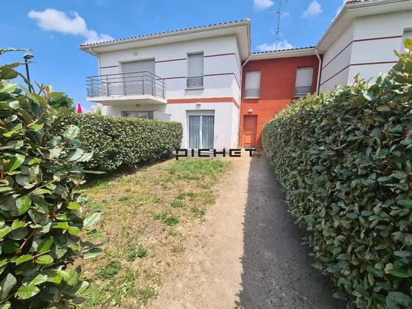 Studio 1 pièce 28 m²