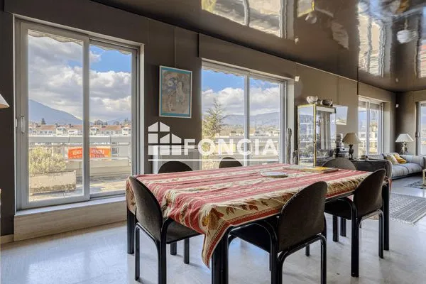 Appartement 5 pièces 144 m²