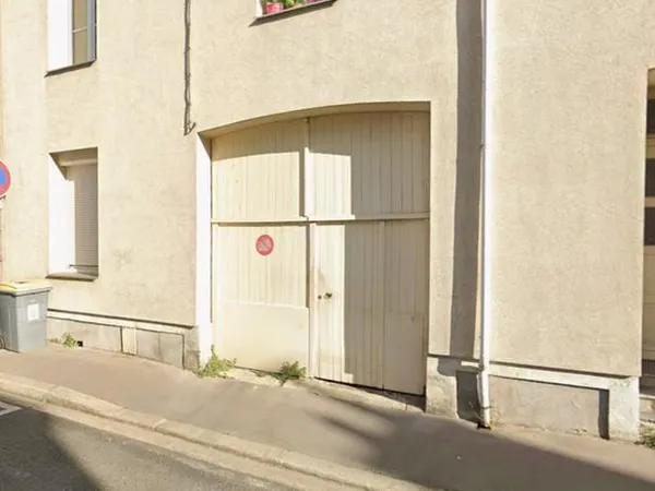Stationnement Location Tours   55€