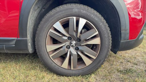 Peugeot 2008 1.2 PureTech 130 - Allure – 2018 – 66477 km – Essence – Boîte Manuelle — photo 31