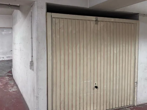Place moto garage à partager