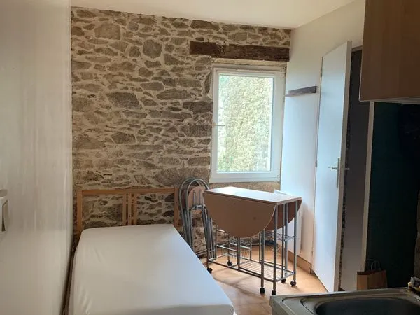 RIVE DROITE - Studio + pièce "atelier" - A louer au plus vite